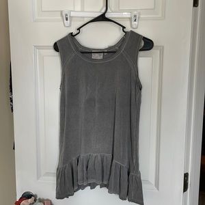 Oversized flowy tank